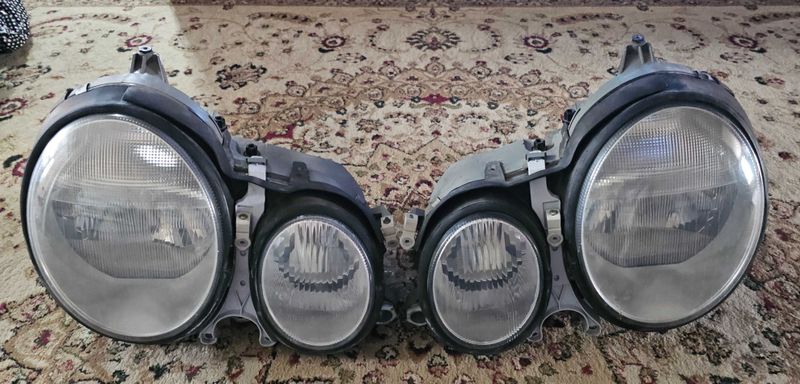 Фары W210 original restail ксенон. Фары W210 original restail ксенон.