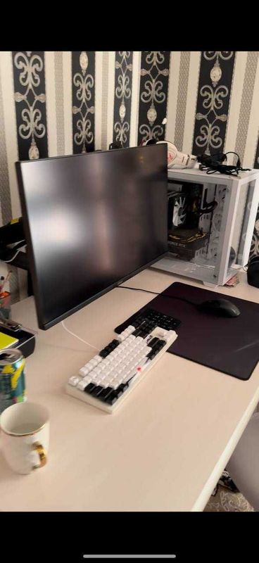 MSi 320hz 27 dyum 2k 1440p MSi 320hz 27 dyum 2k 1440p