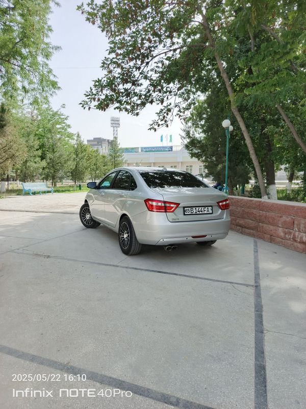 Lada Vesta idealniy