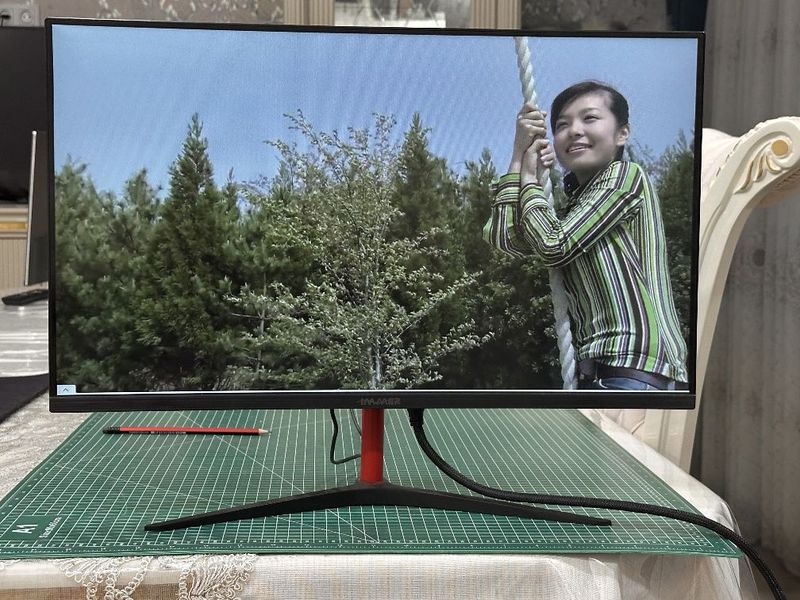 Immer 24" IPS FullHD 60Hz Immer 24" IPS FullHD 60Hz