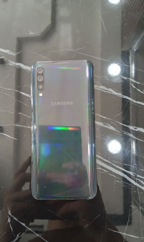 Samsung a50 sotladi Samsung a50 sotladi