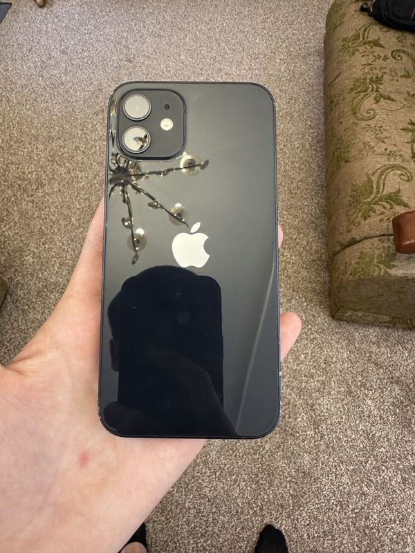 Srochna!!! Iphone 12 joyi 64Gb ochilmagan hama joyi ishlid Srochna!!! Iphone 12 joyi 64Gb ochilmagan hama joyi ishlid