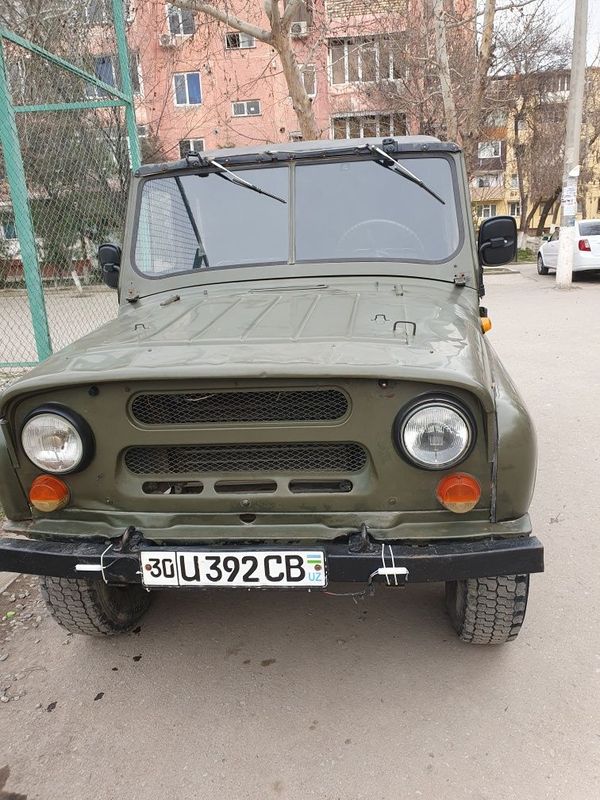 Uaz sotiladi 1988 yil prapan ruxsati bor hamma joyi zòr ishlaydi