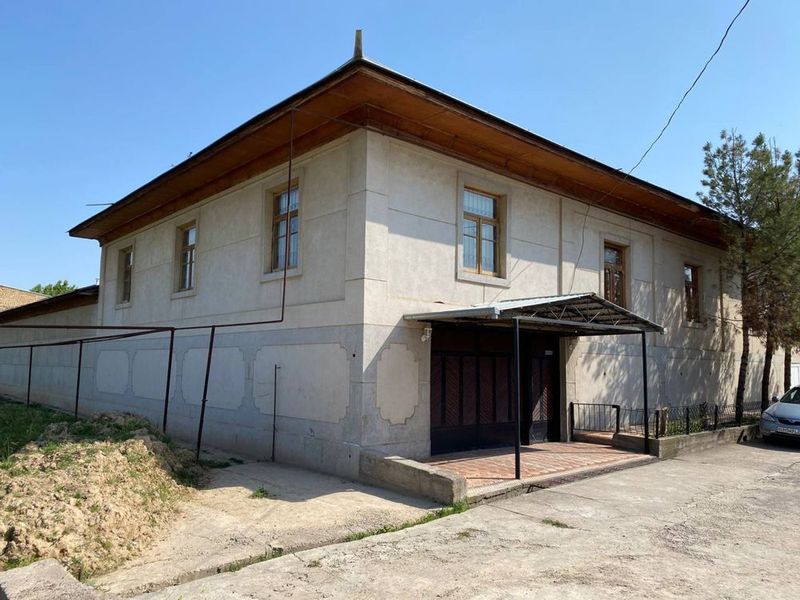 Srochna uchastka sotiladi Srochna uchastka sotiladi