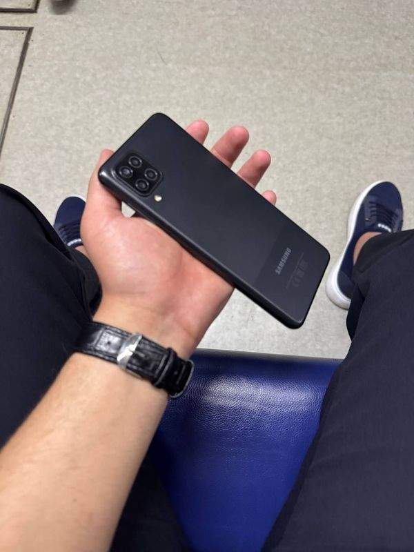 Samsung a12 srochno sotiladi Samsung a12 srochno sotiladi