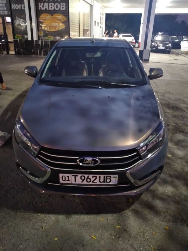 Lada Vesta sotiladi!!