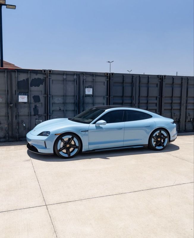 Porsche taycan turbo