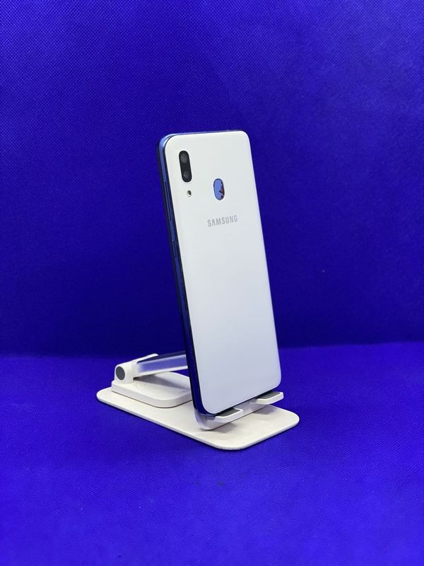 Samsung Galaxy A30 Samsung Galaxy A30