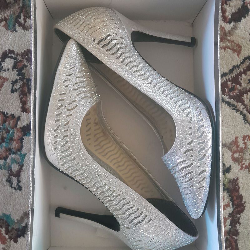 Tufli razmer 36 Tufli razmer 36