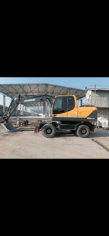 Продается Экскаватор Xyunday 140 w95 куплена 2023 году в Июне Год2022