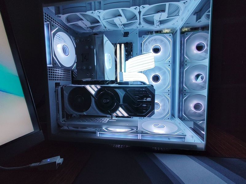Igravoy Pc sotiladi yaqinda yig'ilgan full komplakt sotiladi. Igravoy Pc sotiladi yaqinda yig'ilgan full komplakt sotiladi.