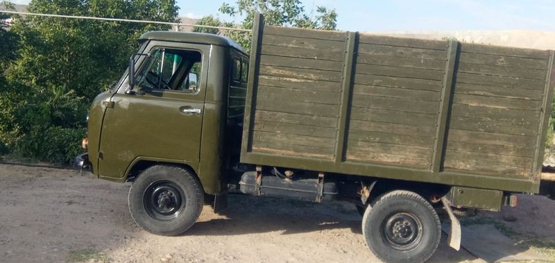Уаз сотилади йили83