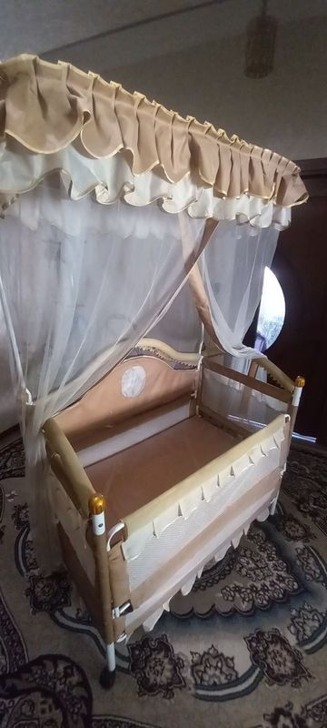 Detskiy kravat sotiladi. Detskiy kravat sotiladi.