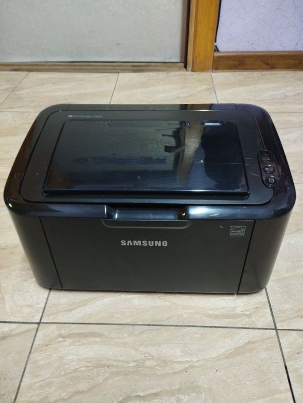 Продам принтер Samsung ML-1665