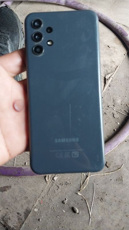 Samsung telefon a13 sotiladi