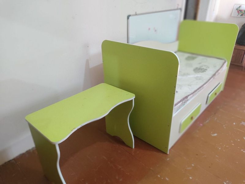 Detskiy mebeller satiladi. Komplekt Detskiy mebeller satiladi. Komplekt