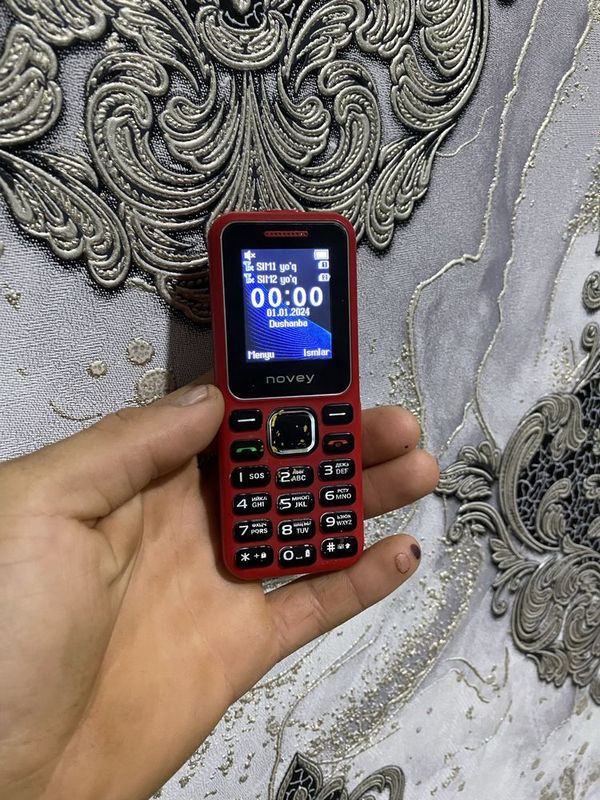 Novey telefoni sotiladi Novey telefoni sotiladi