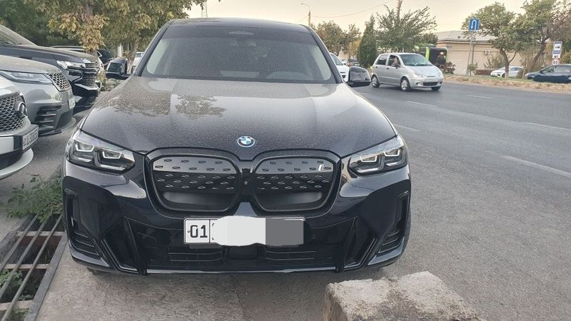 BMW. iX3.Ful. Elektro. Yili 2022. Yurgani 50000. Narxi 31900 BMW. iX3.Ful. Elektro. Yili 2022. Yurgani 50000. Narxi 31900