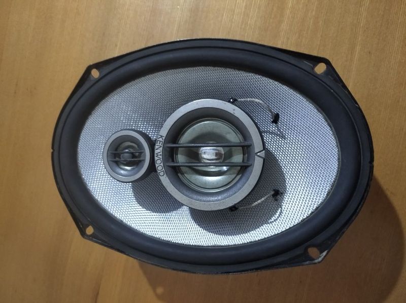 Kenwood 718 Indoneziya 1 dona bez par Kenwood 718 Indoneziya 1 dona bez par