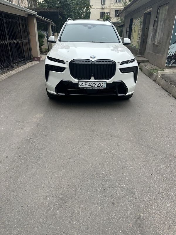 Продам bmw x7 2023 свой официальный Продам bmw x7 2023 свой официальный