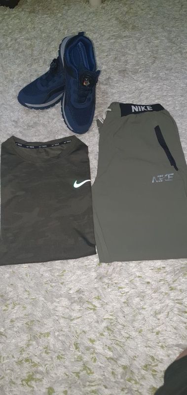 Продаётся отличный комплект Nike Продаётся отличный комплект Nike