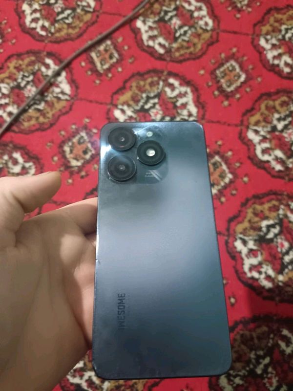Telefon narxi kelishiladi