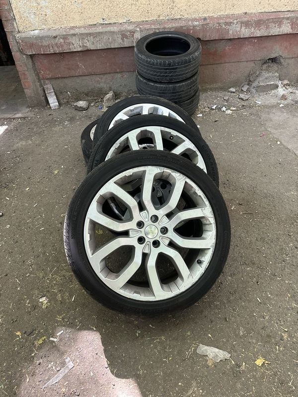 Диски с шинами от Range Rover Autobiography Диски с шинами от Range Rover Autobiography