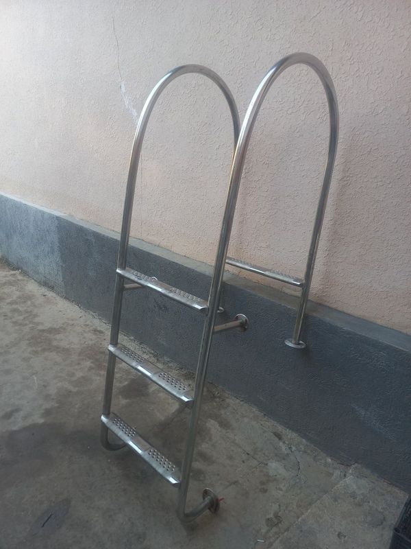 Леснитса для бассейна