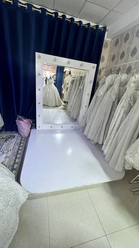 Kelin kuylak saloni uchun Shkaf mebellar