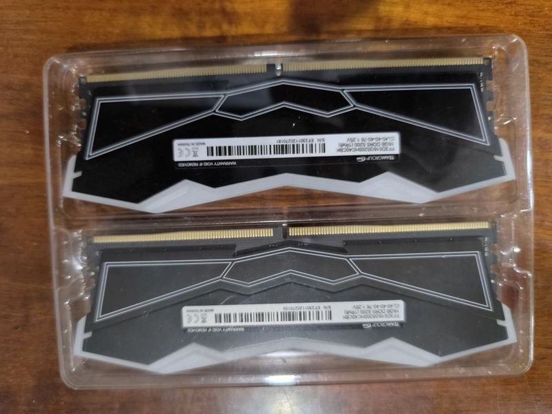 Модули памяти DDR5 32GB (2*16GB) Модули памяти DDR5 32GB (2*16GB)