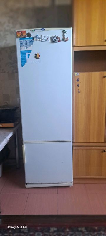 холодильник б/у очень хорошо работает. 2млн холодильник б/у очень хорошо работает. 2млн