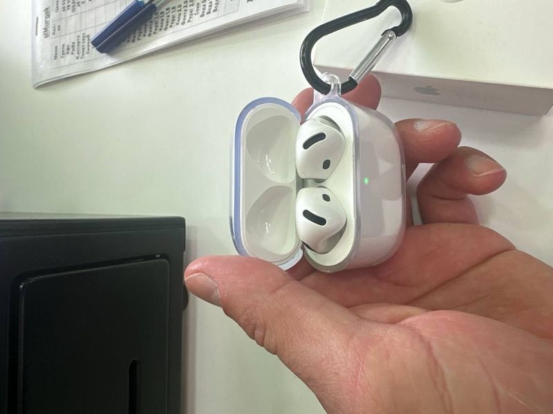 AirPods 4 поколение продаются AirPods 4 поколение продаются