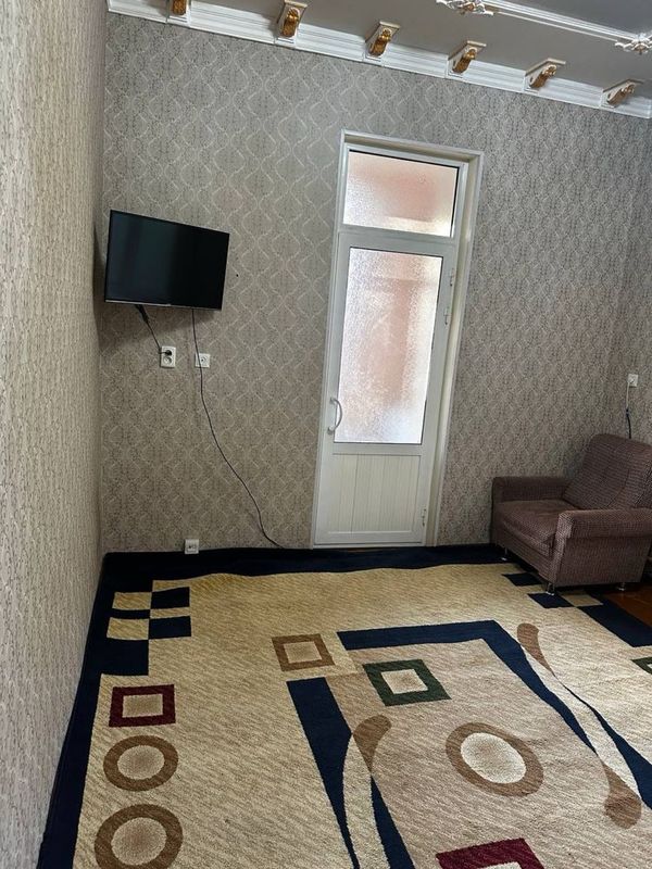 Аренда, Паркентский, 2/2/2, чистая, семейным, по договору