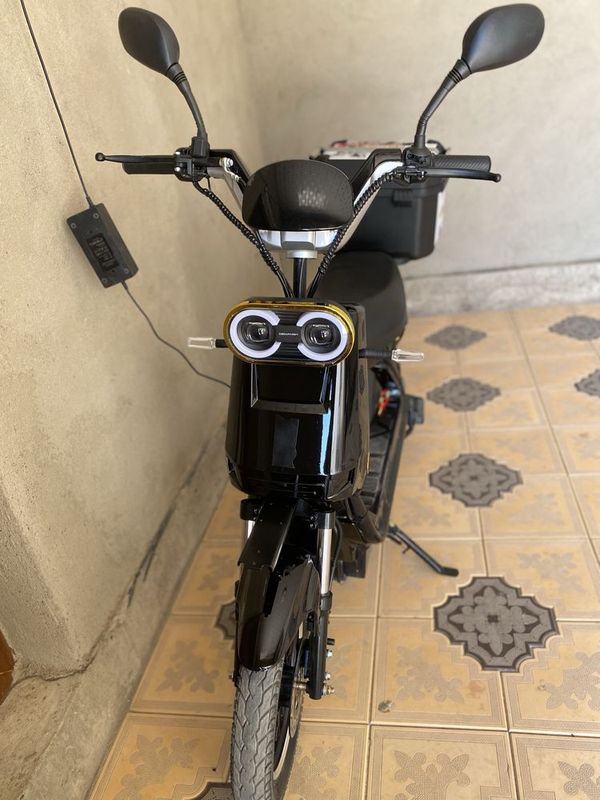 Elektron skuter 6 ta akumlyatorli 80 km yuradigandan Elektron skuter 6 ta akumlyatorli 80 km yuradigandan