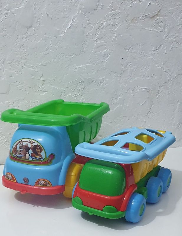 Продам машинки . Продам машинки .