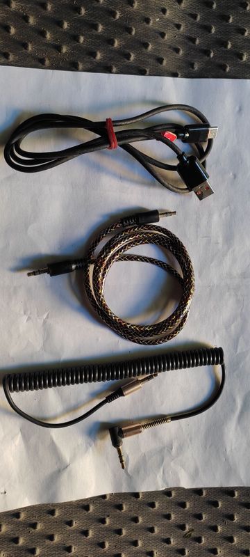 USB AUX и AUX 3.5m. USB AUX и AUX 3.5m.