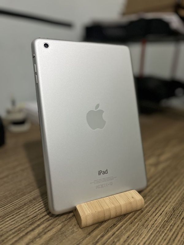 Ipad mini 15gb silver mate