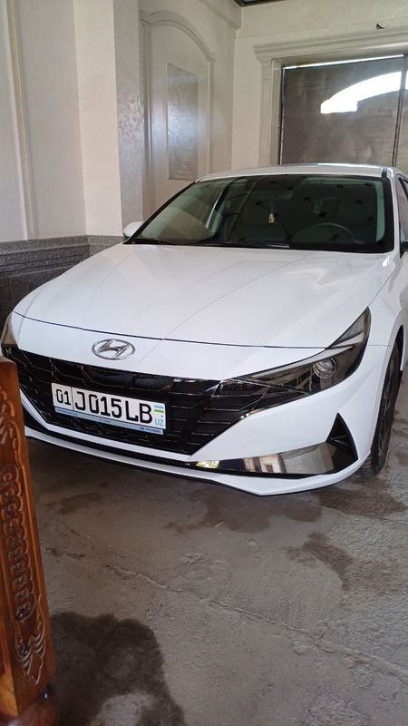 Hyundai Elantra Lyuk bor probegi halol 13.000 km 2021 yil holati ideal Hyundai Elantra Lyuk bor probegi halol 13.000 km 2021 yil holati ideal