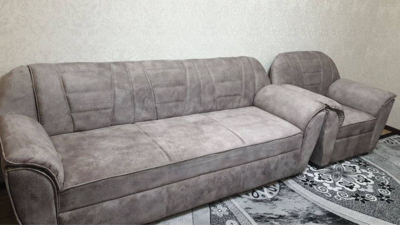 Продаю срочно раскладной диван и два кресла Продаю срочно раскладной диван и два кресла