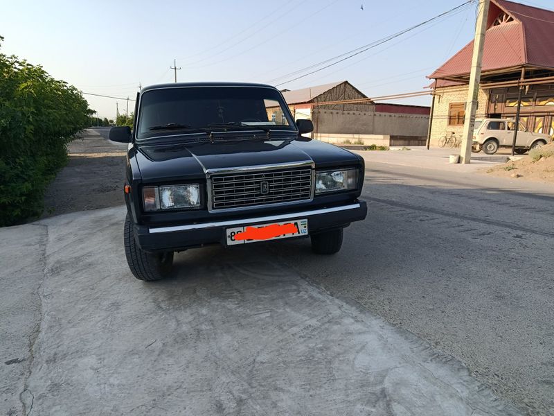 Vaz 2107 sotiladi Vaz 2107 sotiladi