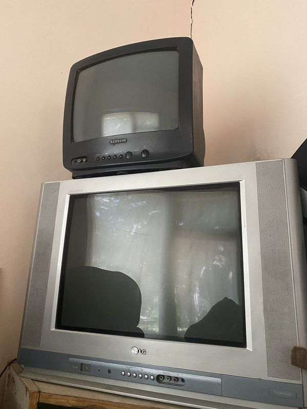 Televizorlar zapchastga sotiladi Televizorlar zapchastga sotiladi