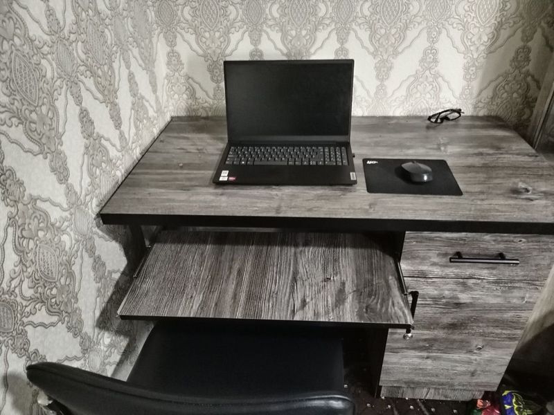 Notebook sotiladi Notebook sotiladi