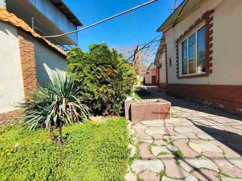 Дом 3 комнаты 90м2 с вьездом 4.35 соток земли и крытый гараж Дом 3 комнаты 90м2 с вьездом 4.35 соток земли и крытый гараж