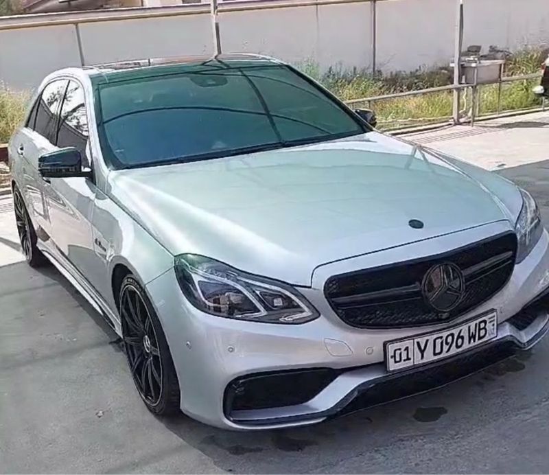 Mersedes benz 212 amg mator 6.3 full xolati zor ishi yoq urilmagan