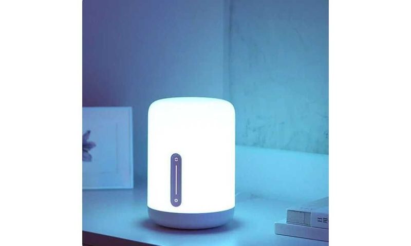 Умная настольная лампа Mi Bedside Lamp 2 Умная настольная лампа Mi Bedside Lamp 2