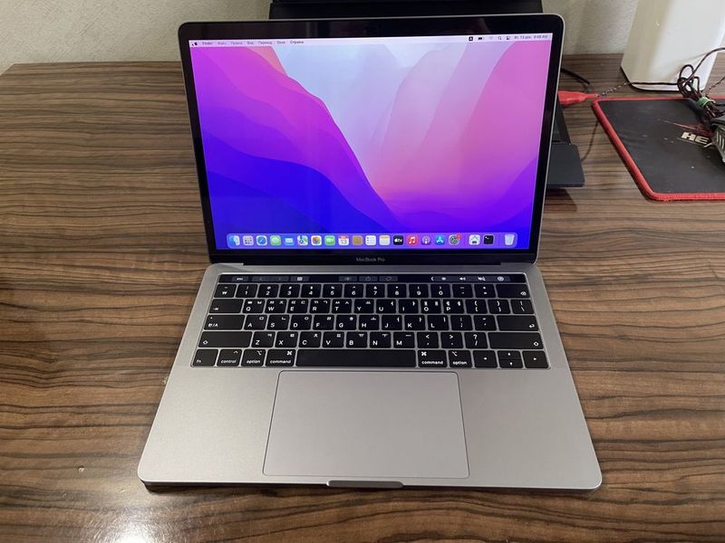 * Apple MacBook Pro 13 A2159 Retina 2019 год core i5 почти новый!