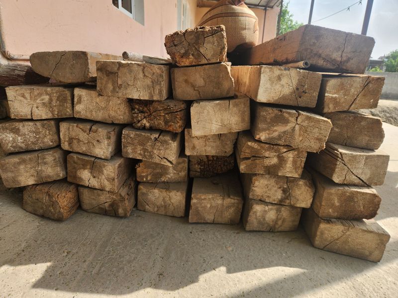 Sifatli 6 metrlik bruslar sotiladi 22 smga 12 sm Sifatli 6 metrlik bruslar sotiladi 22 smga 12 sm