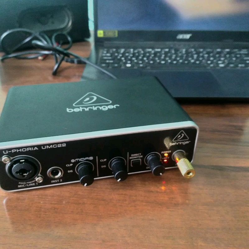 Behringer UMC22 - Ovoz kartasi (Yangi) Behringer UMC22 - Ovoz kartasi (Yangi)