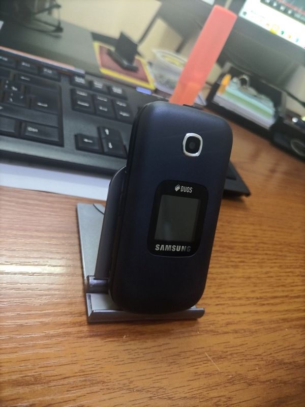 Samsung gusto 3 duos Samsung gusto 3 duos