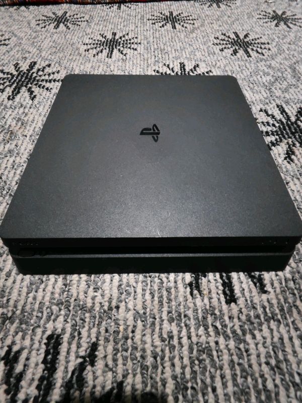 Sony PlayStation 4 slim